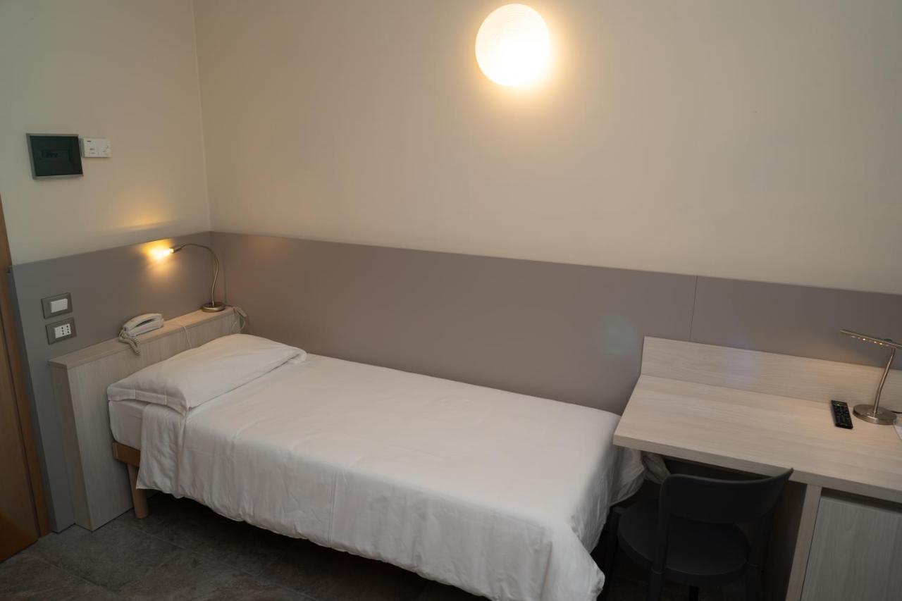 Hotel Europa Dossobuono Dış mekan fotoğraf